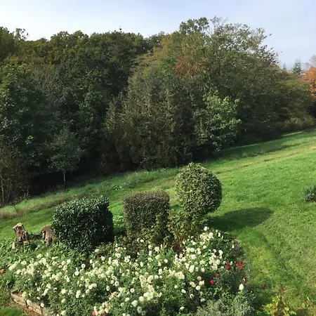 Chateau De La Ville-hue B&B *