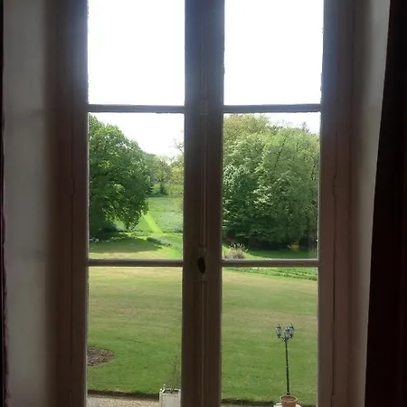 Chateau De La Ville-hue Guer